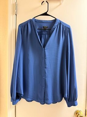 Ann Taylor Blue Long Sleeve Button-Front Blouse